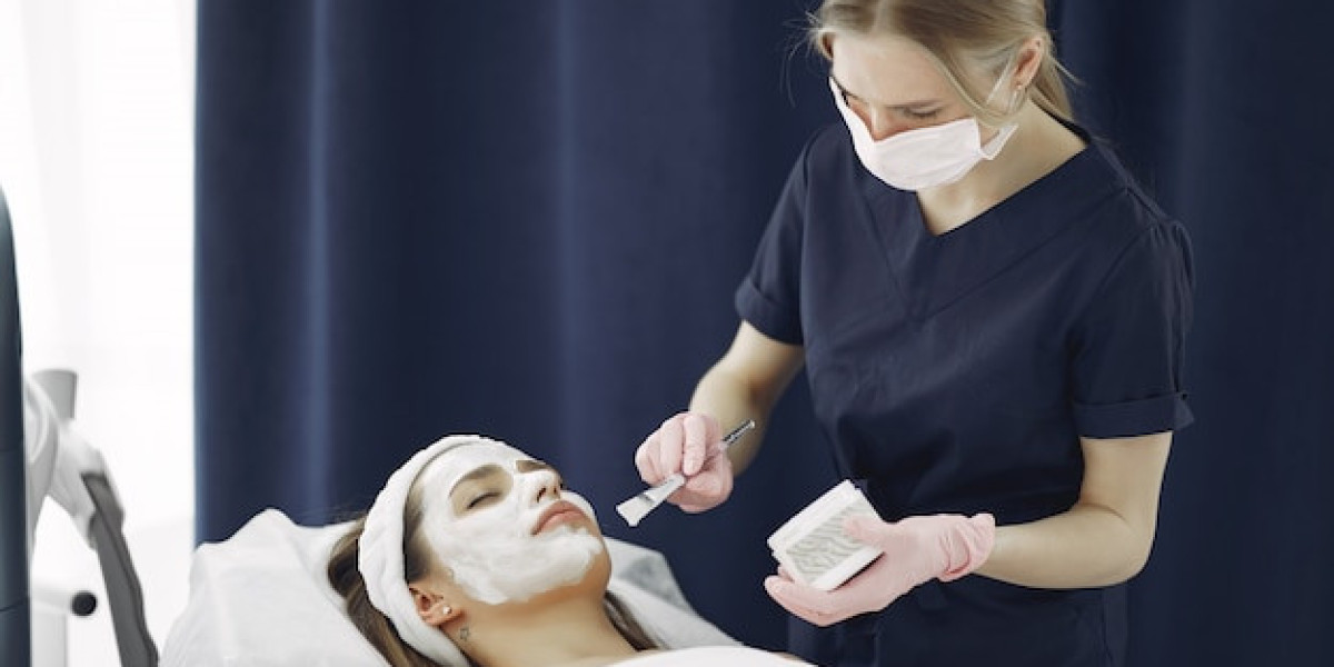 Are you seeking a cosmetic clinic to help you look younger and more beautiful?