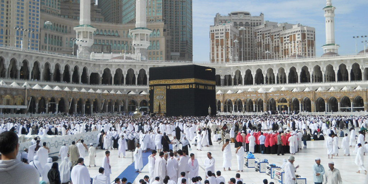 The Ultimate Guide to Budget Umrah Deals: Making Your Pilgrimage Affordable