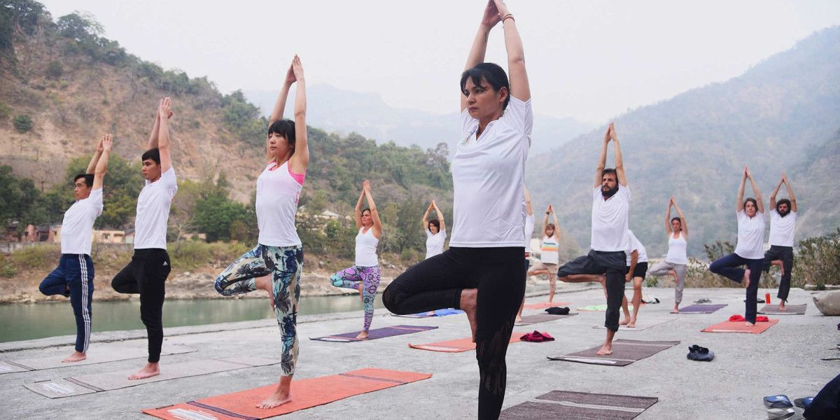 Discover Bliss: Pratham Yoga's 14-Day Rishikesh Retreat for Mind and Body