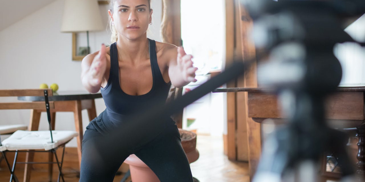 Mastering the Middle Split with Your Online Personal Trainer