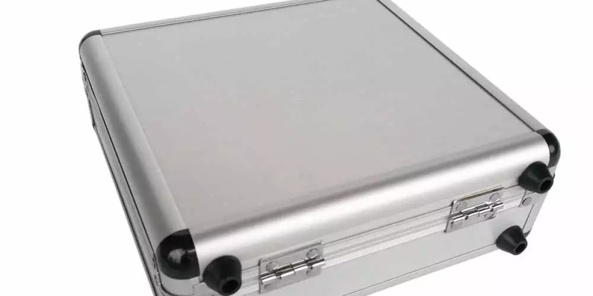 Why an aluminum transport case is the right thing to buy?