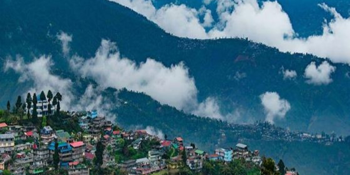 Explore the Wonders of Darjeeling with Hello Travel