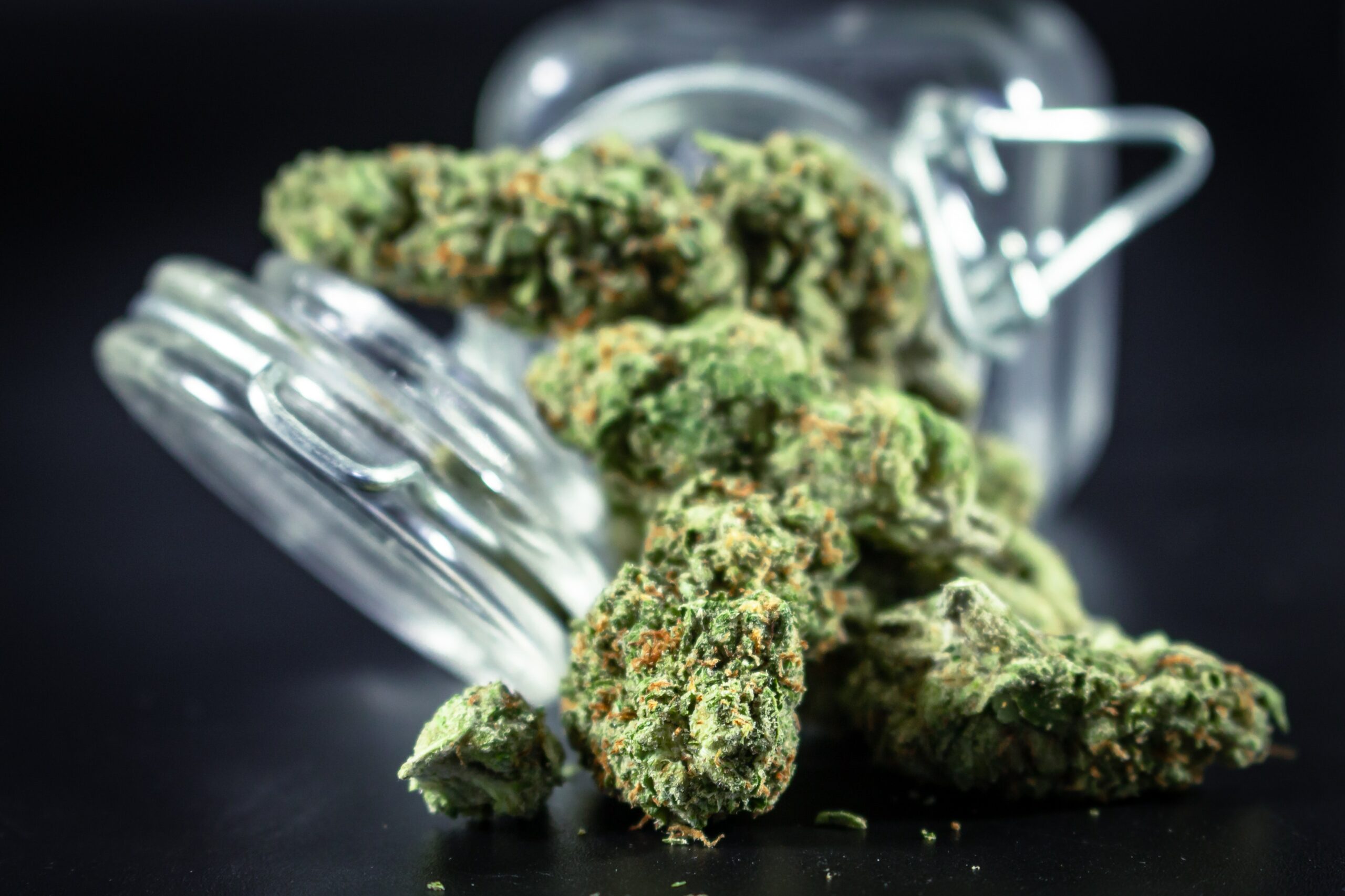 Buy Hash Online in Canada: Premium Cannabis Extracts Delivered to Your Door