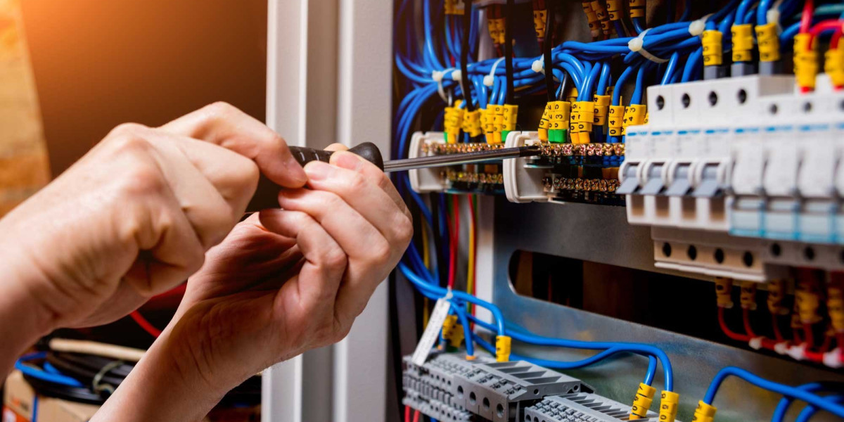 Are Emergency Electrical Services Available on Holidays and Weekends in Queensland?