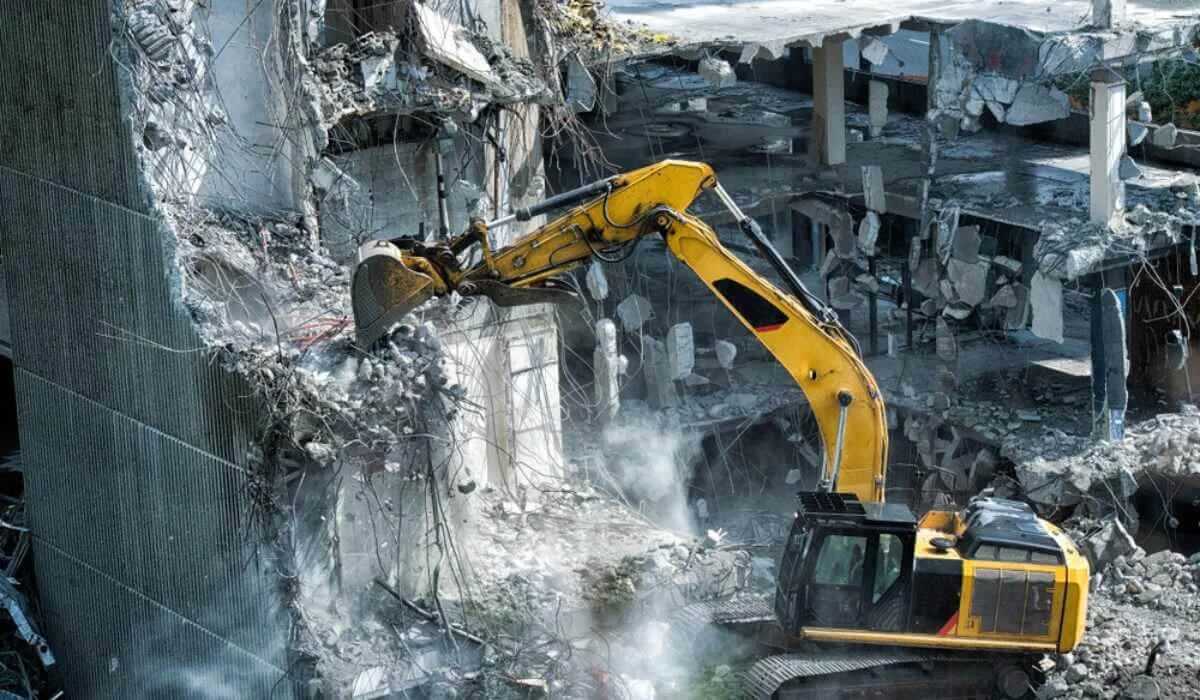How Mini Excavators Can Ease Tight-Access Demolition - Deft Demo