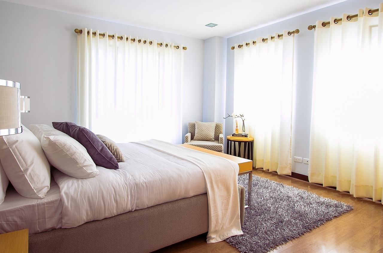 11 Types of Curtain Fabrics for Bedroom