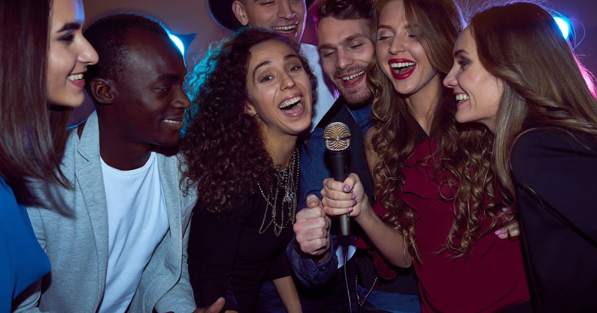 Guide to Set Up Your Karaoke Night with a Karaoke Player