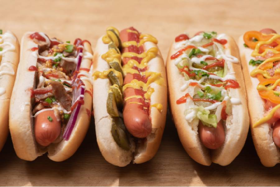 Fast Food Hot Dogs: Quick Guide to Deliciousness