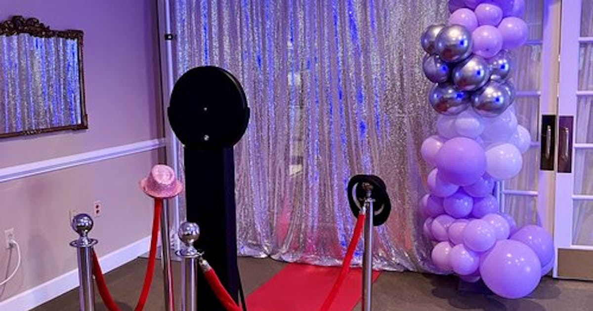 How to Set Up a Black and White Photo Booth for Your Event